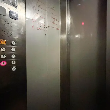 Elite 605 Apartment