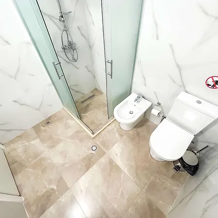 Elite 605 Apartment