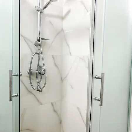 Elite 605 Apartment *