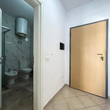 Elite 605 Apartment *