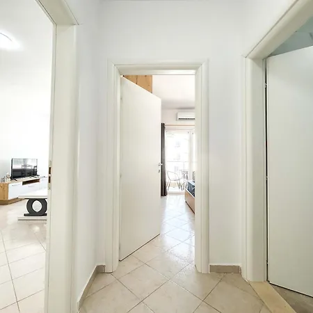 Elite 605 Apartment